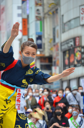 「みんなで踊ろう」中根英治氏